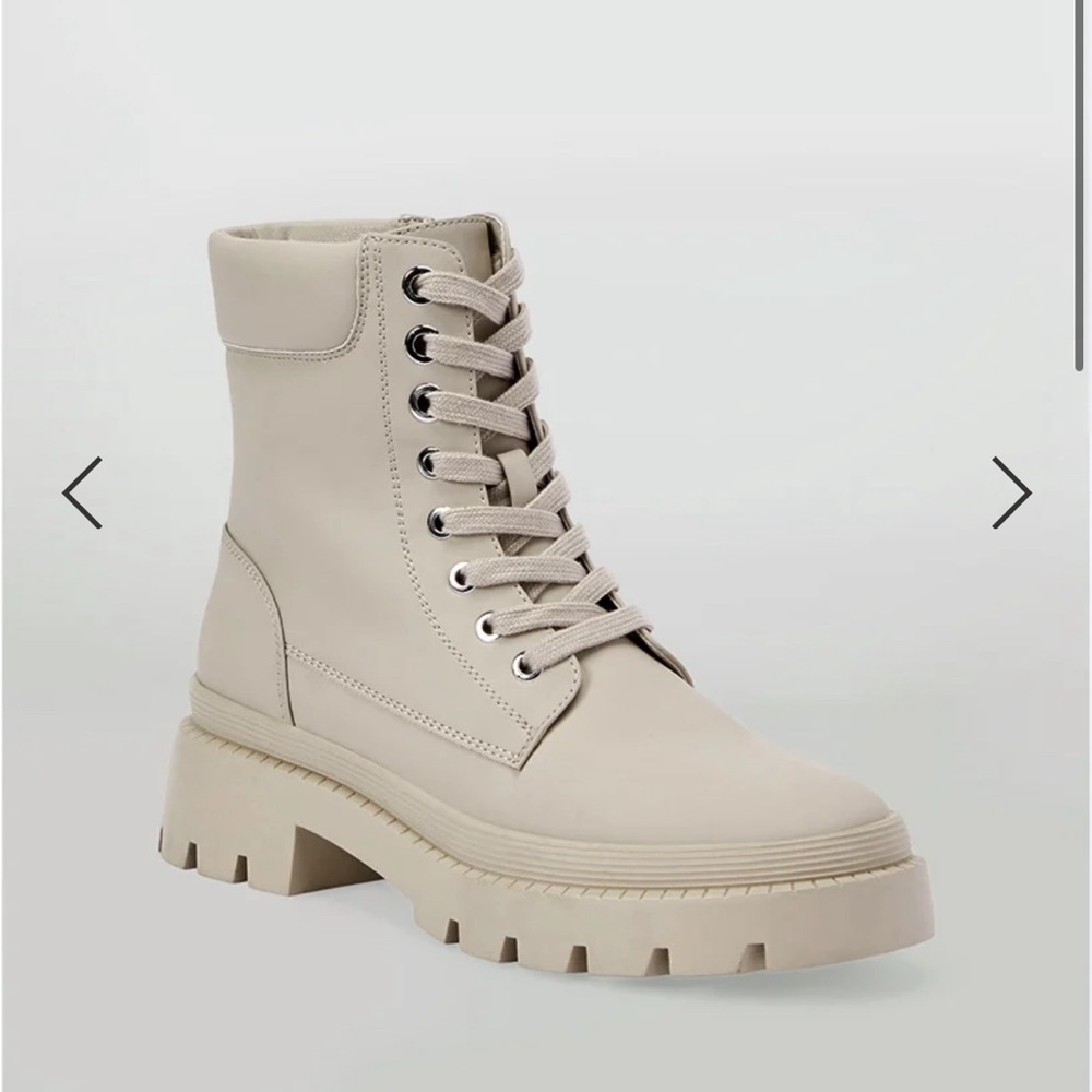 Combat boots